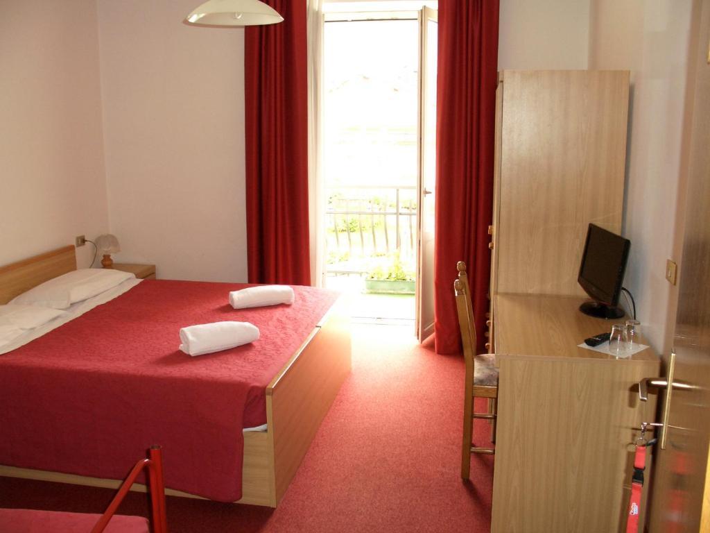 Hotel Bellaria Levico Terme Pokój zdjęcie