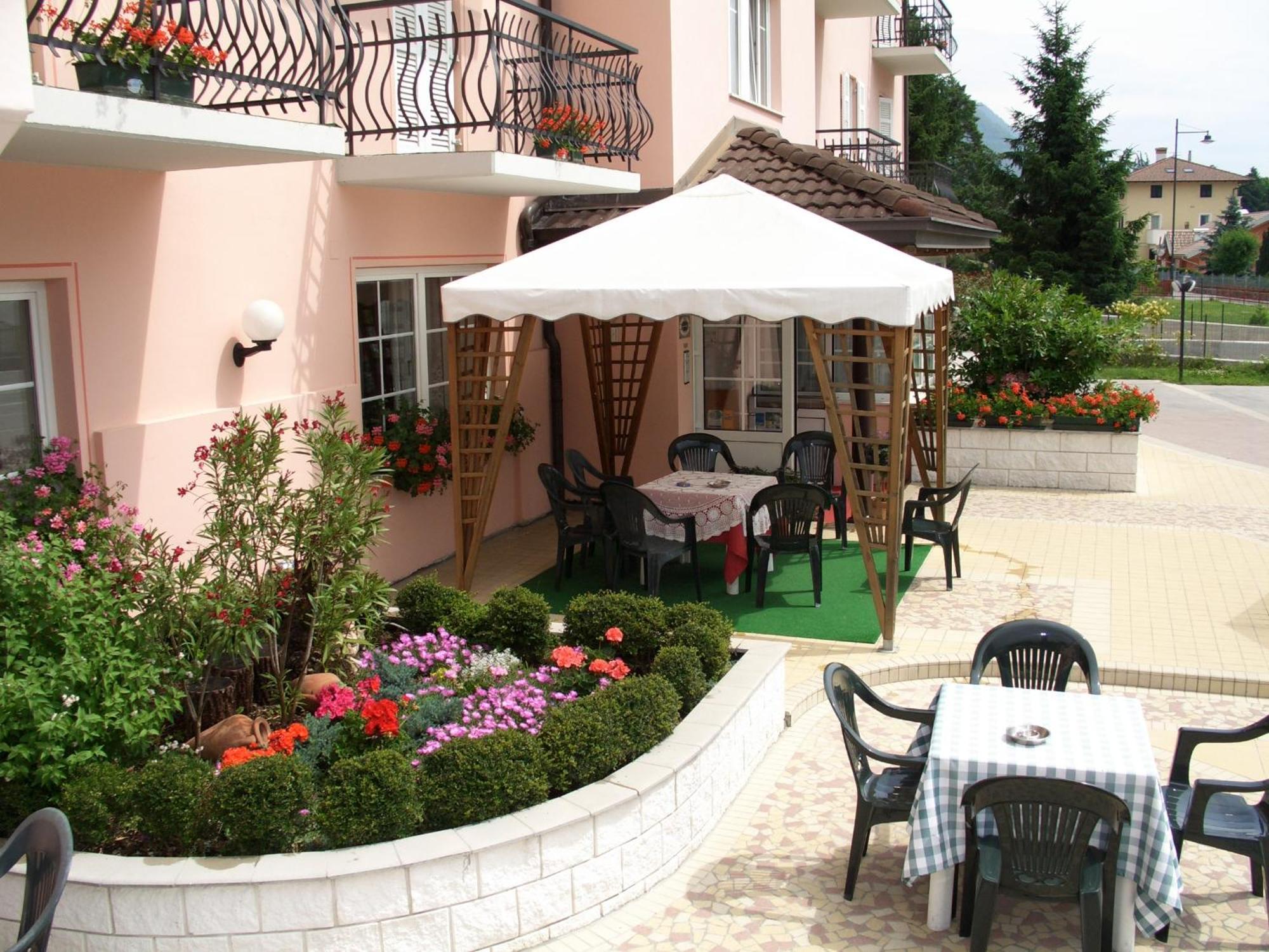 Hotel Bellaria Levico Terme Zewnętrze zdjęcie
